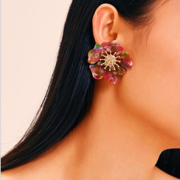 Flowers in bloom Tortoise Big Gold Stud Earrings - Picture 3 of 12